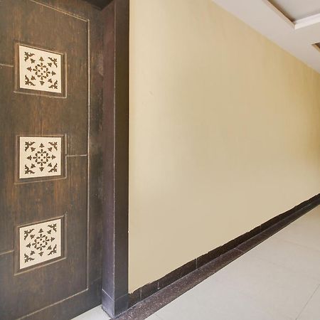 Flagship Grand Sandarshini Inn Near Mgbs Bus Station Χιντεραμπάντ Εξωτερικό φωτογραφία