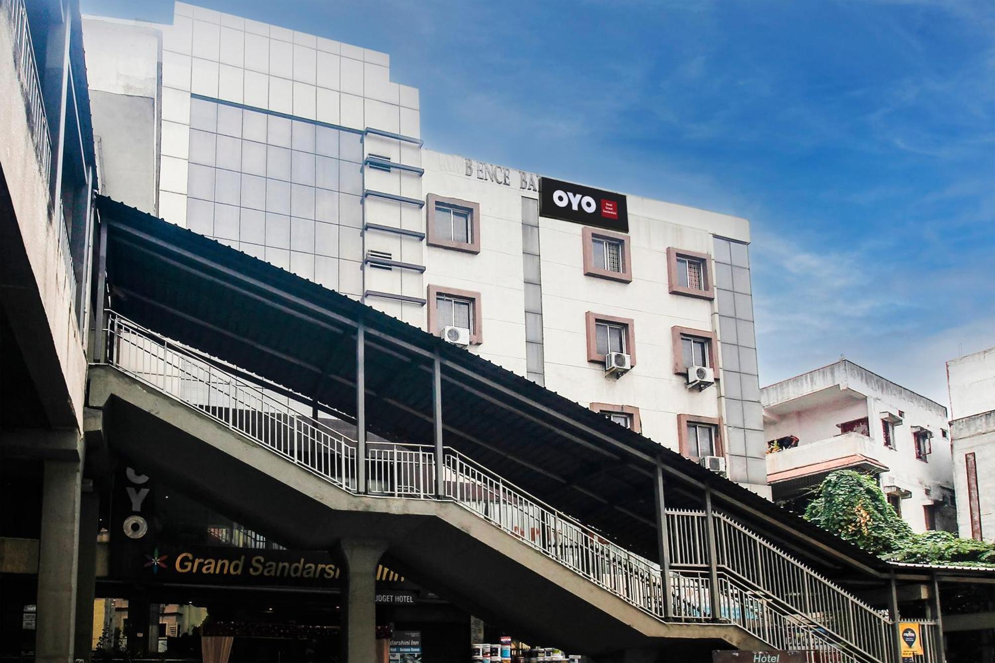 Flagship Grand Sandarshini Inn Near Mgbs Bus Station Χιντεραμπάντ Εξωτερικό φωτογραφία