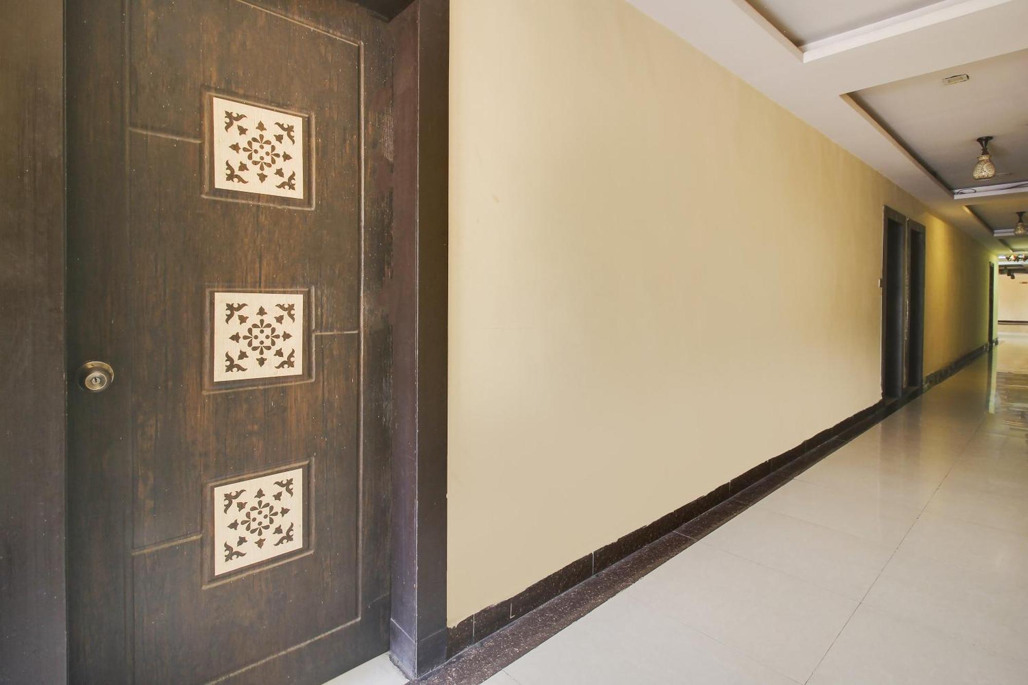 Flagship Grand Sandarshini Inn Near Mgbs Bus Station Χιντεραμπάντ Εξωτερικό φωτογραφία